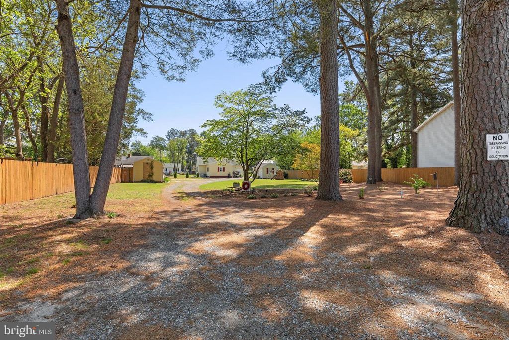 Image 32 of property listing at 1504 S DIVISION ST, Salisbury, MD 21804