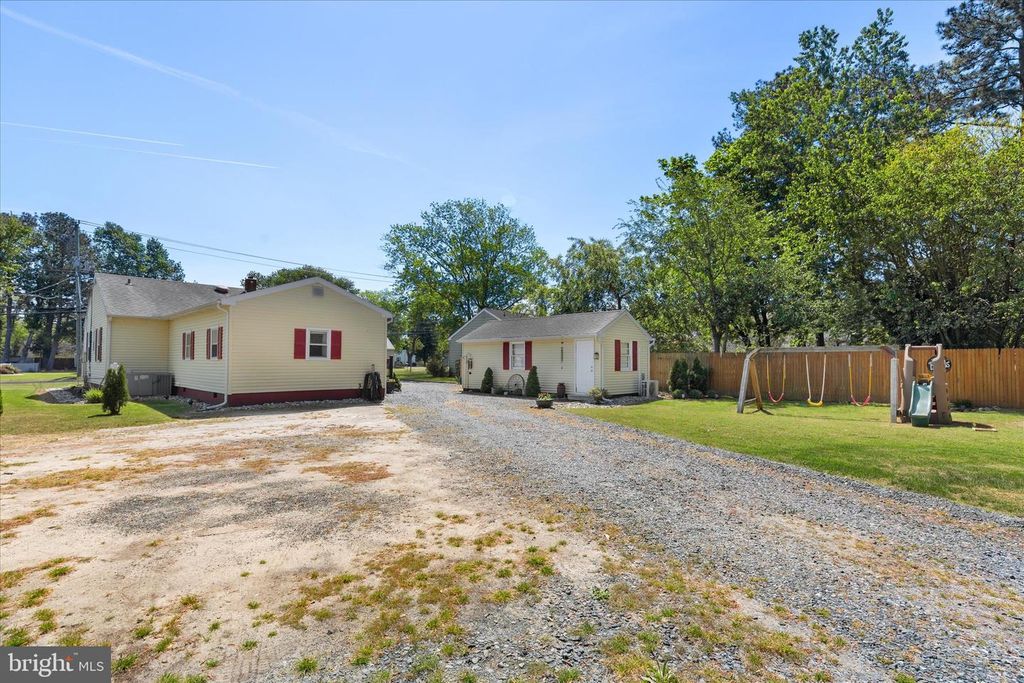 Image 36 of property listing at 1504 S DIVISION ST, Salisbury, MD 21804