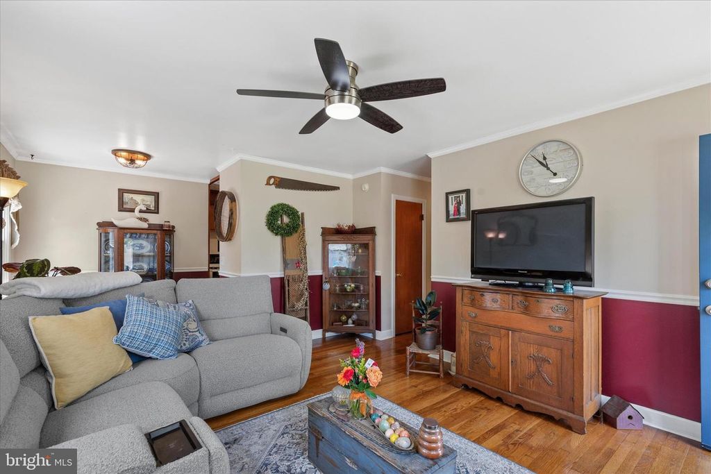 Image 8 of property listing at 1504 S DIVISION ST, Salisbury, MD 21804