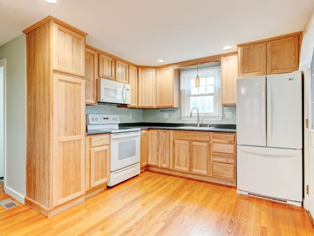 83 Morin Avenue, Coventry, CT 06238