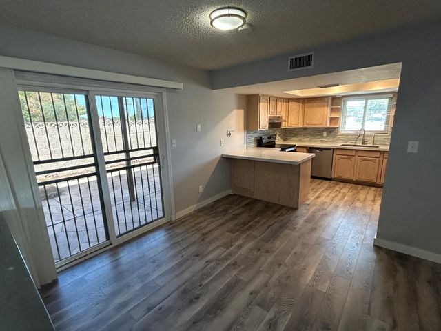 4501 W Continental Drive, Glendale, AZ 85308