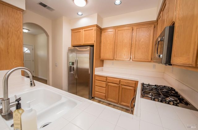 741 Tommy Dorsey Ct, Windsor, CA 95492