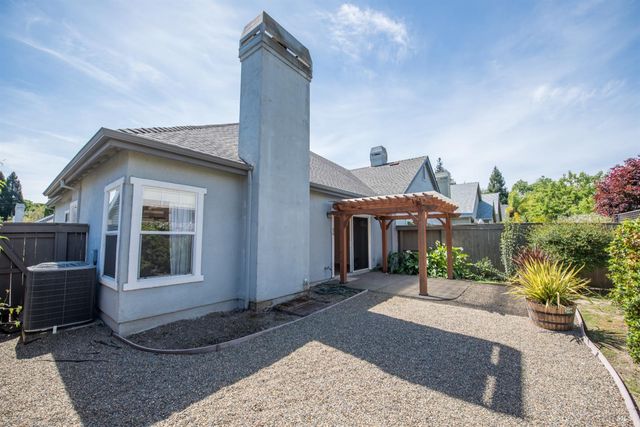 741 Tommy Dorsey Ct, Windsor, CA 95492