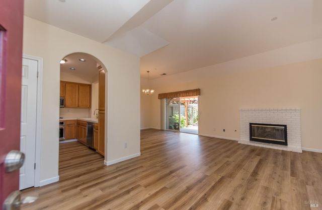 741 Tommy Dorsey Ct, Windsor, CA 95492