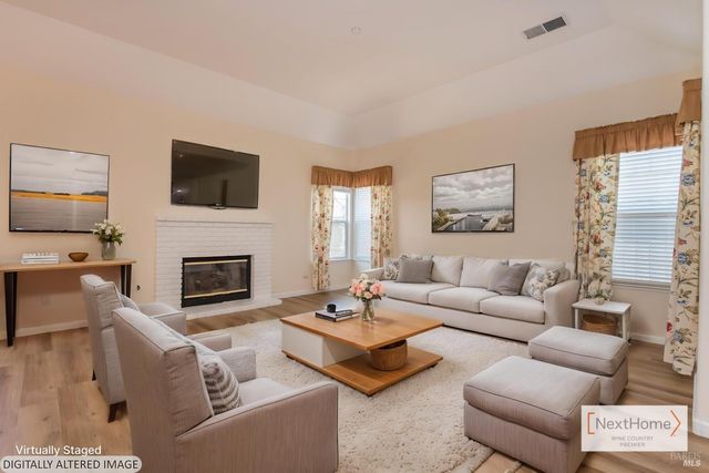 741 Tommy Dorsey Ct, Windsor, CA 95492