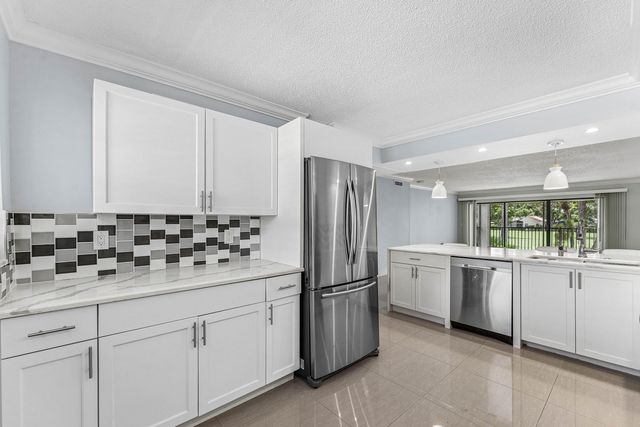 12926 Briarlake Drive 201, Palm Beach Gardens, FL 33418