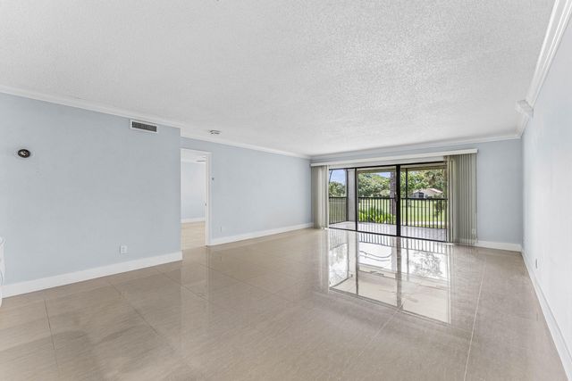 12926 Briarlake Drive 201, Palm Beach Gardens, FL 33418