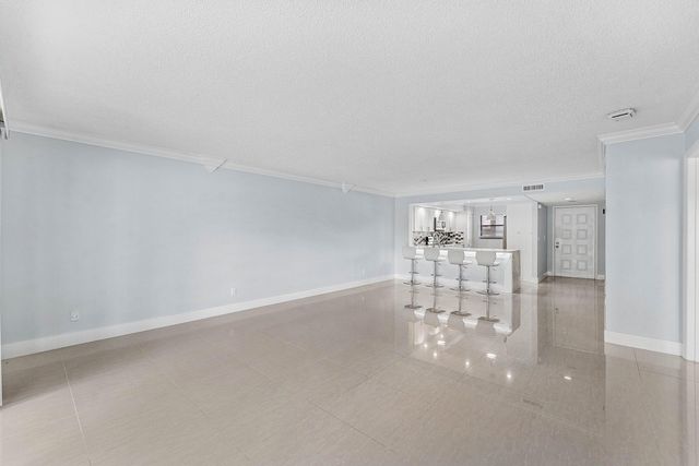 12926 Briarlake Drive 201, Palm Beach Gardens, FL 33418