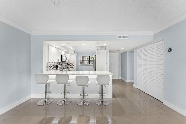 12926 Briarlake Drive 201, Palm Beach Gardens, FL 33418