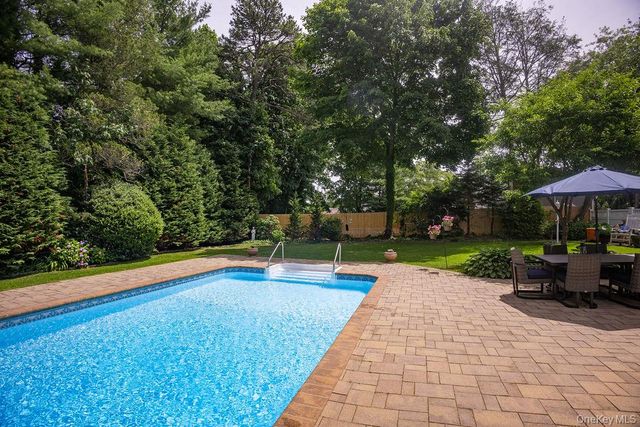 8 Robinhood Court, Nesconset, NY 11767