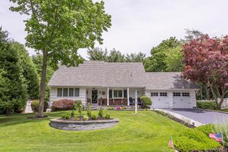 8 Robinhood Court, Nesconset, NY 11767