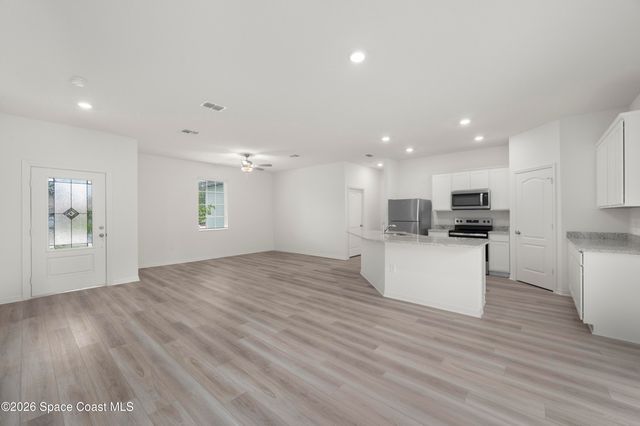 914 Talplin Street SE, Palm Bay, FL 32909