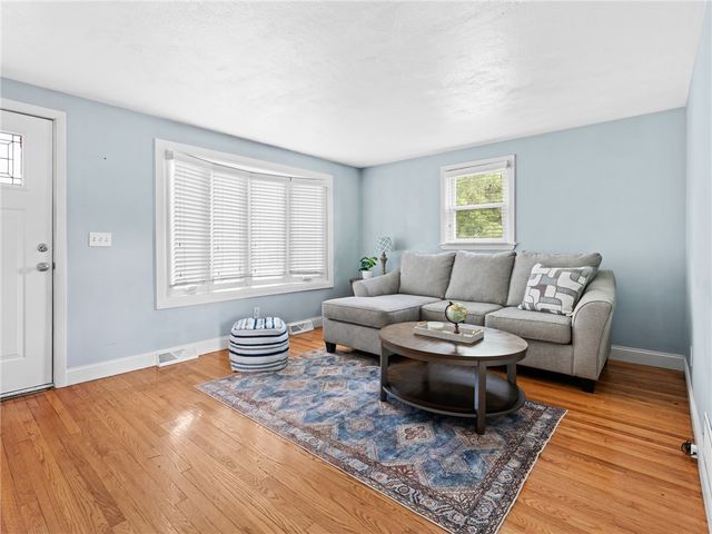 198 Asylum Road, Warwick, RI 02886