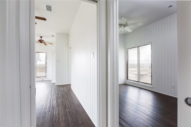 4907 Jolly Roger Road, Jamaica Beach, TX 77554