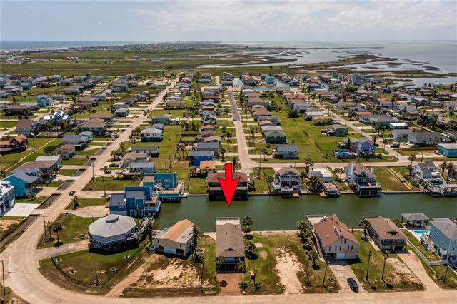 4907 Jolly Roger Road, Jamaica Beach, TX 77554