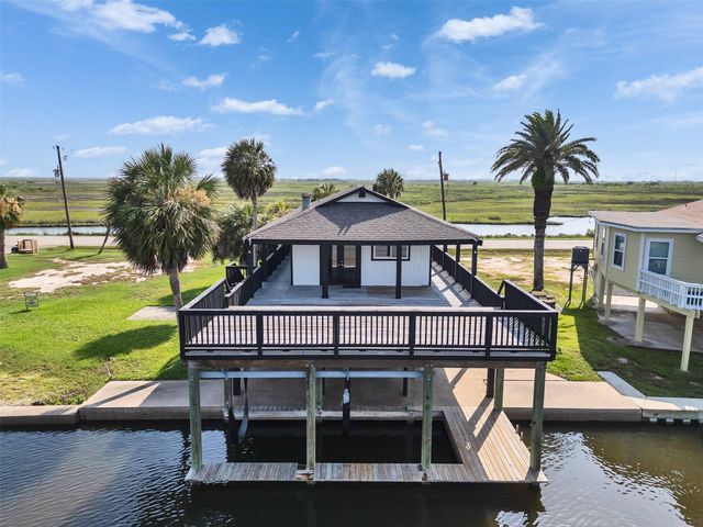4907 Jolly Roger Road, Jamaica Beach, TX 77554