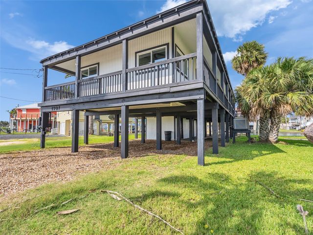 4907 Jolly Roger Road, Jamaica Beach, TX 77554