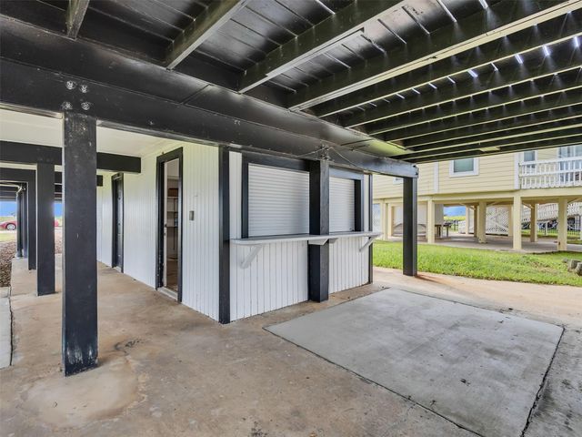 4907 Jolly Roger Road, Jamaica Beach, TX 77554