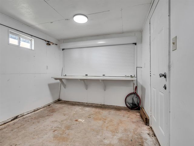 4907 Jolly Roger Road, Jamaica Beach, TX 77554