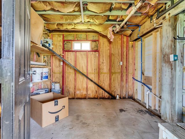 4907 Jolly Roger Road, Jamaica Beach, TX 77554
