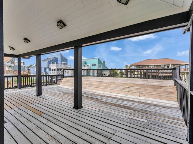 4907 Jolly Roger Road, Jamaica Beach, TX 77554