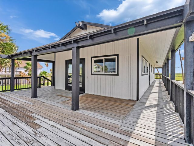 4907 Jolly Roger Road, Jamaica Beach, TX 77554