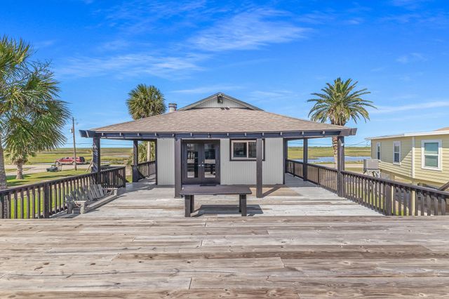 4907 Jolly Roger Road, Jamaica Beach, TX 77554