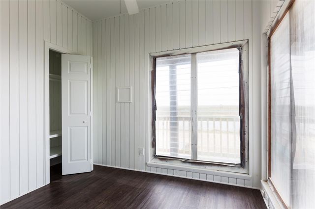 4907 Jolly Roger Road, Jamaica Beach, TX 77554