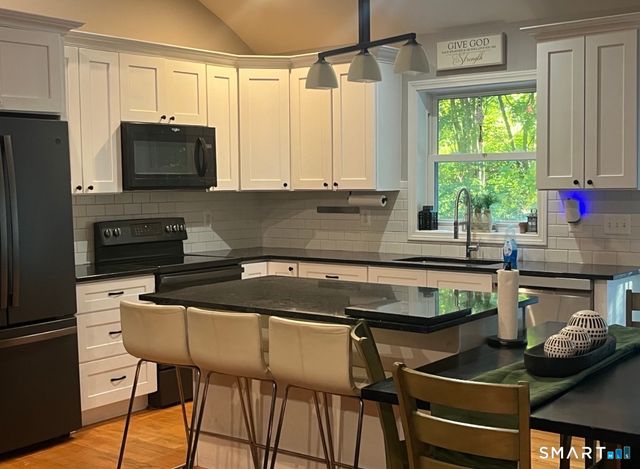 15 Stein Road, Ellington, CT 06029