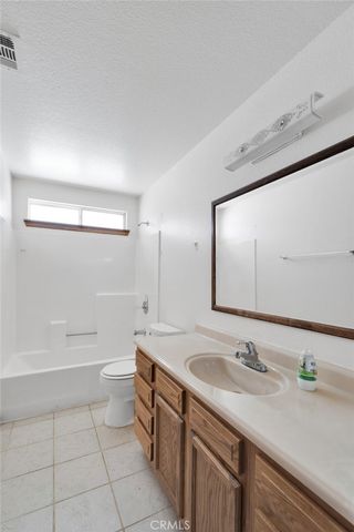 18135 Valencia Street, Hesperia, CA 92345