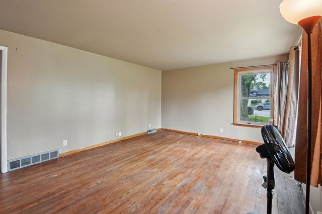 924 E 159 Place, South Holland, IL 60473