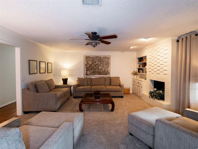 207 E Chicago Street, Shawnee, OK 74804