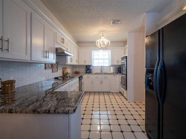 207 E Chicago Street, Shawnee, OK 74804