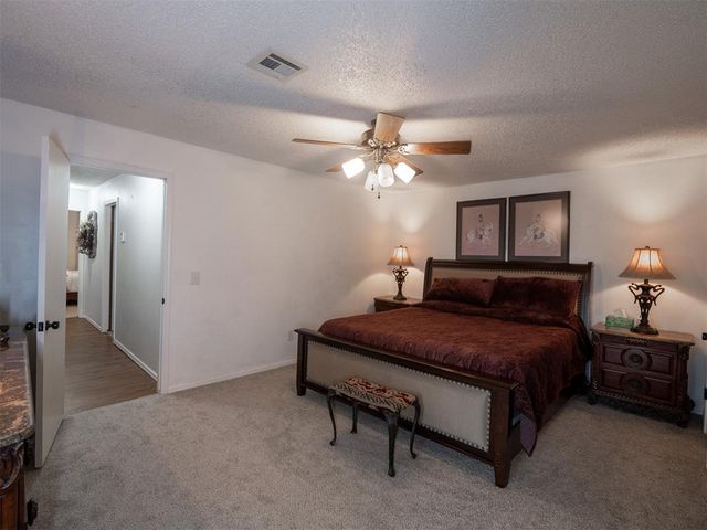 207 E Chicago Street, Shawnee, OK 74804