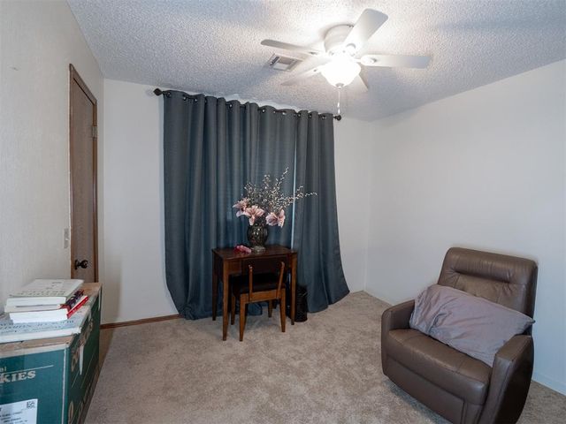 207 E Chicago Street, Shawnee, OK 74804