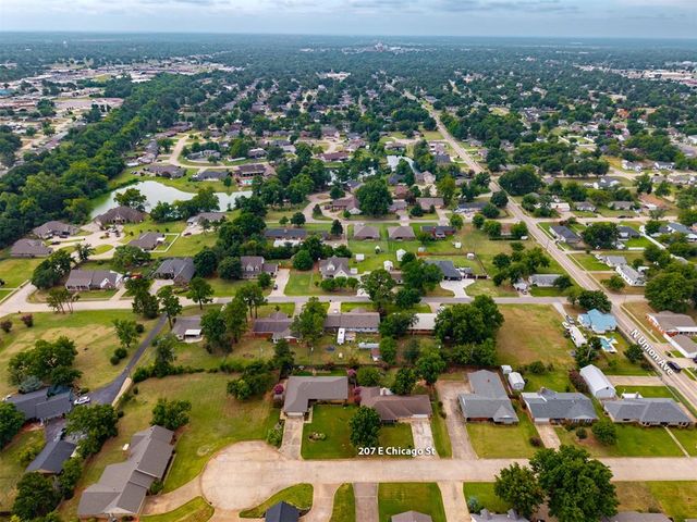 207 E Chicago Street, Shawnee, OK 74804