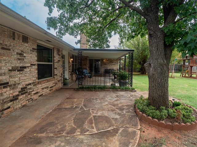207 E Chicago Street, Shawnee, OK 74804