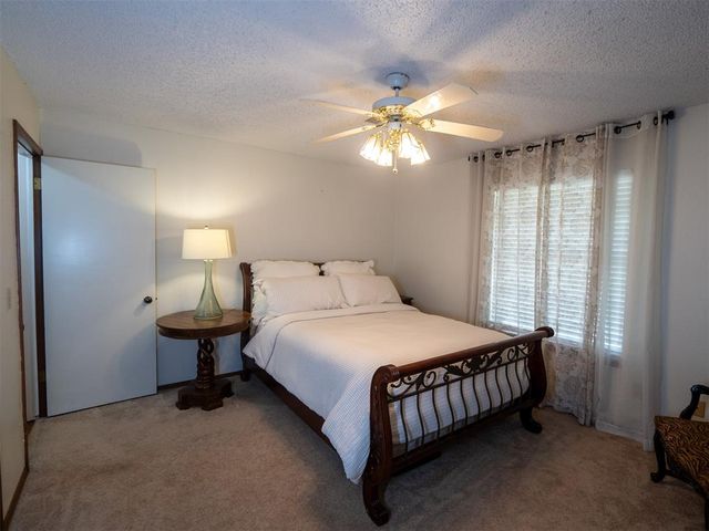 207 E Chicago Street, Shawnee, OK 74804