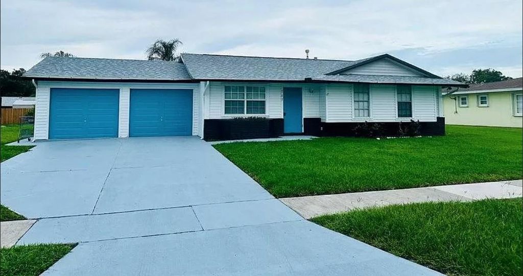 767 SW Ravenswood Lane, Port St. Lucie, FL 34983