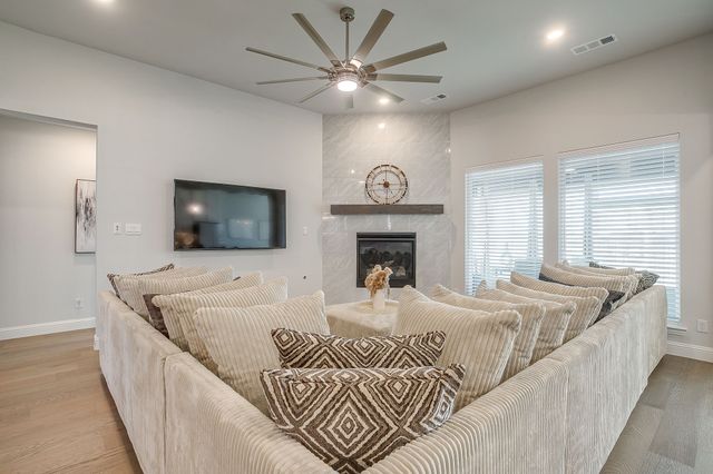 1800 Flowerfield Lane, Mansfield, TX 76063