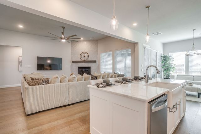 1800 Flowerfield Lane, Mansfield, TX 76063