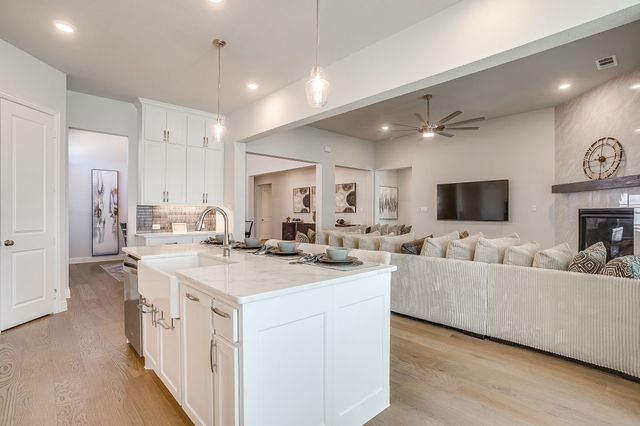 1800 Flowerfield Lane, Mansfield, TX 76063