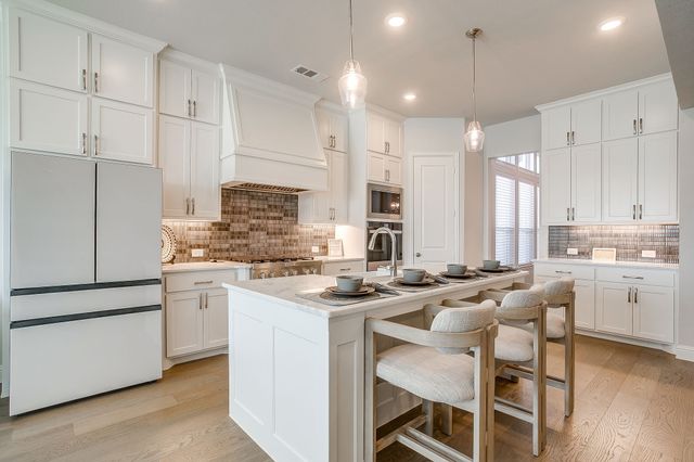 1800 Flowerfield Lane, Mansfield, TX 76063