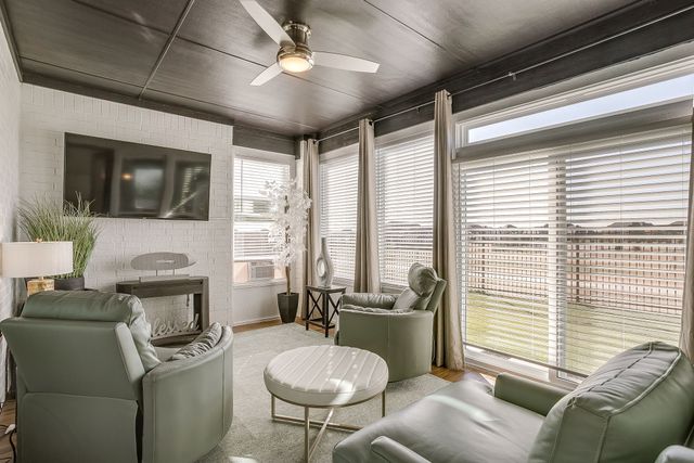 1800 Flowerfield Lane, Mansfield, TX 76063