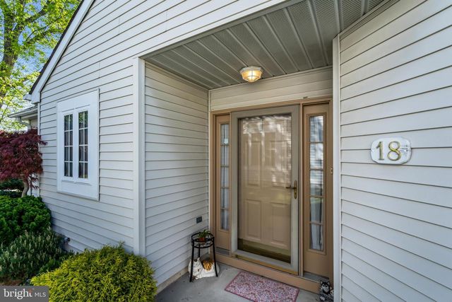 18 GROSUNOR CT, Jackson, NJ 08527