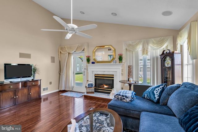 18 GROSUNOR CT, Jackson, NJ 08527