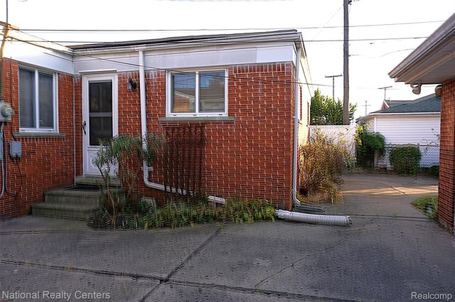 8563 Cavell Street, Westland, MI 48185