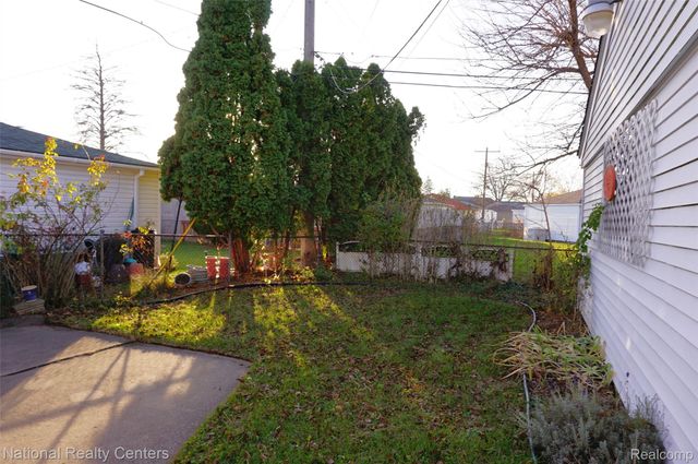 8563 Cavell Street, Westland, MI 48185