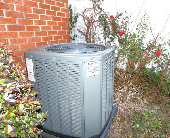 8563 Cavell Street, Westland, MI 48185