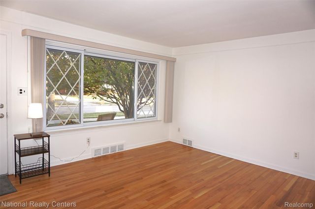 8563 Cavell Street, Westland, MI 48185